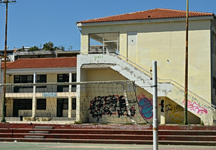 Χαϊδάρι: Αναπάντητα ερωτήματα για την πτώση της 13χρονης σε γυμνάσιο