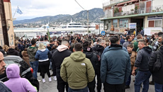 Λέσβος: Άνοιξαν το λιμάνι της Μυτιλήνης  οι κτηνοτρόφοι