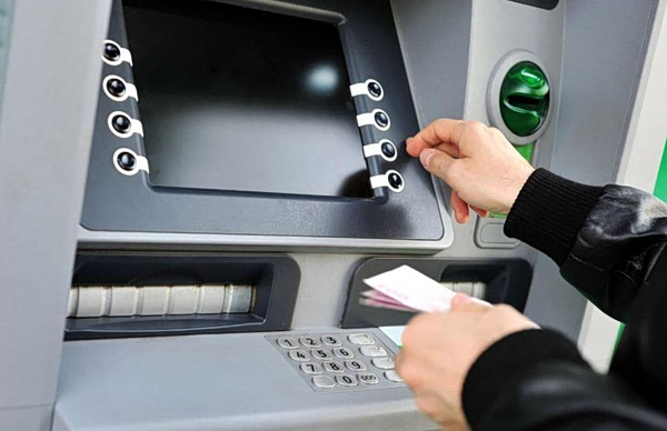 Συντάξεις Μαΐου: Ξεκινούν σήμερα οι πληρωμές – Πότε εμφανίζονται τα χρήματα στα ΑΤΜ