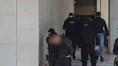 Δολοφονία στον Άγιο Δημήτριο: Η έξοδος του δράστη και των τριών ακόμη συλληφθέντων από τη ΓΑΔΑ