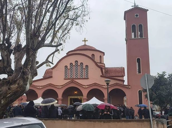 Κρήτη: Σε κλίμα οδύνης το τελευταίο «αντίο» στην 43χρονη Ελευθερία – Νέα στοιχεία για το φονικό