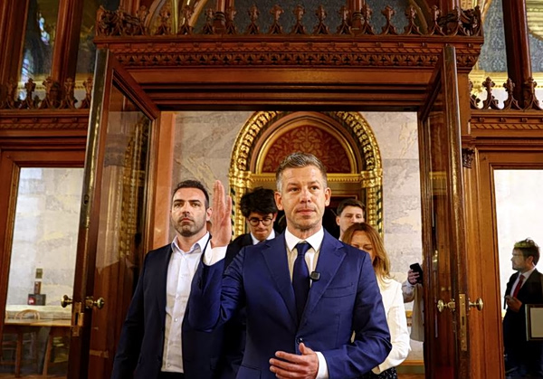 Ουγγαρία: Στις Βρυξέλλες την Τετάρτη ο νέος πρωθυπουργός Πέτερ Μαγιάρ