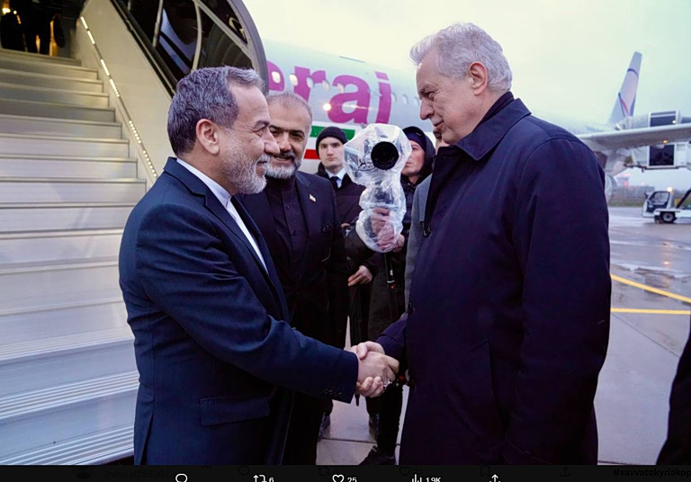 Στη Ρωσία έφτασε ο Αραγτσί, θα συναντηθεί με Πούτιν - «Οι υπερβολικές απαιτήσεις των ΗΠΑ εμπόδισαν τις διαπραγματεύσεις»