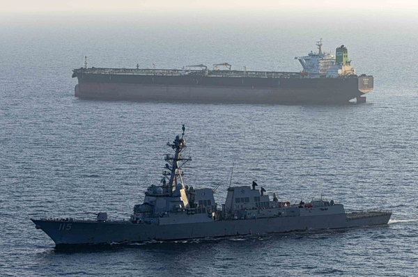 Δυσαρεστημένος ο Τραμπ με την πρόταση του Ιράν αλλά την εξετάζει – Δεκάδες χώρες ζητούν το άνοιγμα του Ορμούζ