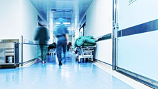 Κρήτη: Ένας 93χρονος οδηγός παραβίασε ΣΤΟΠ και συγκρούστηκε με μηχανή – Στην εντατική ο ανήλικος οδηγός