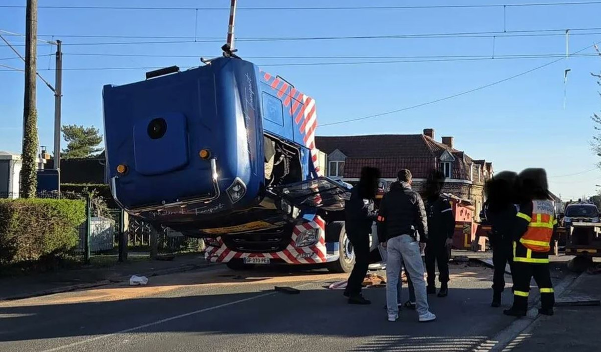 Γαλλία: Τρένο υψηλής ταχύτητας συγκρούστηκε με φορτηγό – Ένας νεκρός, 27 τραυματίες