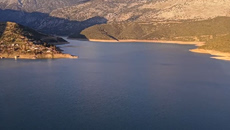 Μόρνος: Τριπλασιάστηκαν τα αποθέματα νερού – Βυθίστηκε ξανά το χωριό Κάλλιο