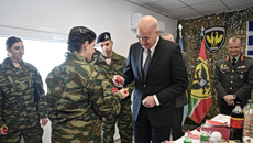 Δένδιας: Στο επιτηρητικό φυλάκιο «126» στον Έβρο ο ΥΠΕΘΑ