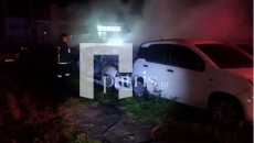 Ηράκλειο: Στις φλόγες χώρος ενοικιαζόμενων οχημάτων – Δείτε βίντεο