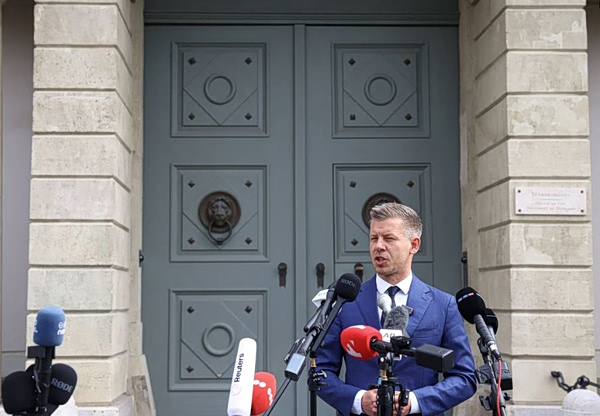 Ουγγαρία: Να ορκιστεί την ημέρα της συνεδρίασης της νέας Βουλής θέλει ο Μαγιάρ και ζητά τα «παγωμένα» κονδύλια από ΕΕ