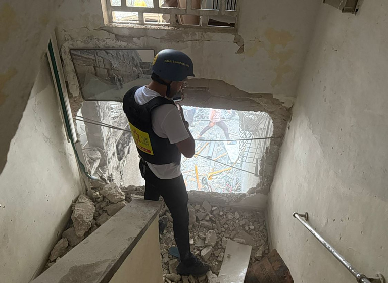 Μπαράζ ιρανικών επιθέσεων στο Ισραήλ με 14 τραυματίες – 12 νεκροί από ισραηλινούς βομβαρδισμούς στον Λίβανο