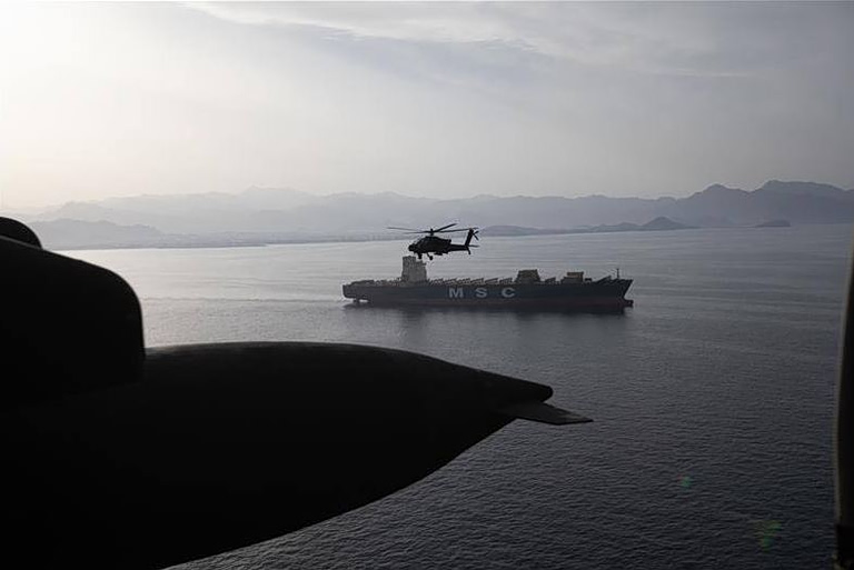 Αντίποινα για το αμερικανικό ρεσάλτο σε ιρανικό πλοίο υπόσχεται το Ιράν - Από μία κλωστή κρέμεται η εκεχειρία