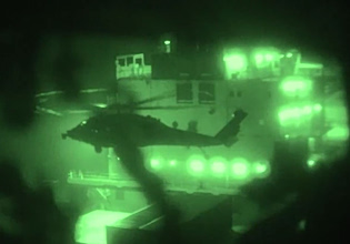 Η στιγμή του ρεσάλτου των Αμερικανών πεζοναυτών σε ιρανικό πλοίο – Βίντεο από την επίθεση