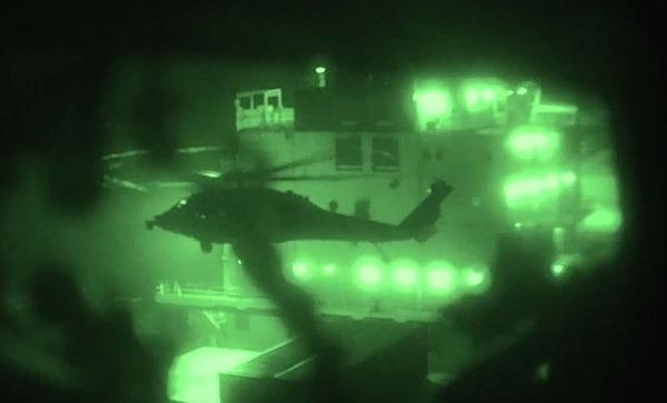 Η στιγμή του ρεσάλτου των Αμερικανών πεζοναυτών σε ιρανικό πλοίο – Βίντεο από την επίθεση