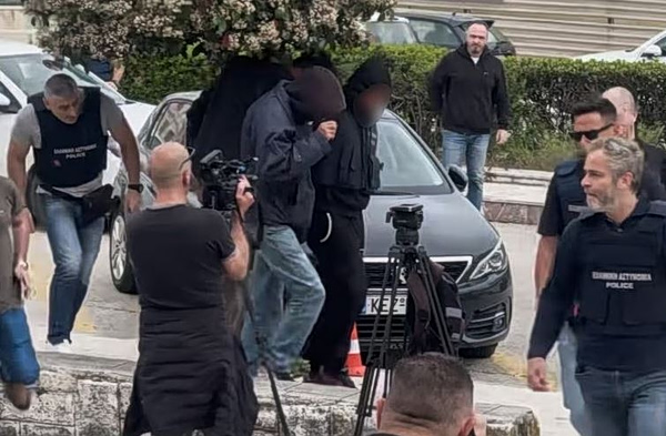 Κεφαλονιά: Στον Κορυδαλλό οι τρεις συλληφθέντες για τον θάνατο της 19χρονης – Στο «κάδρο» ο ρόλος του 66χρονου