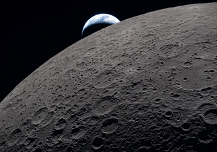 Πρωτόγνωρα τοπία, προσκρούσεις μετεωριτών και μια απόκοσμη έκλειψη – Τι είδαν οι αστροναύτες του Artemis II