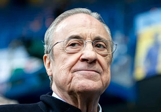 Στα αποδυτήρια της Ρεάλ ο Φλορεντίνο Πέρεθ: «Ένας χρόνος χωρίς τίτλους είναι αποτυχία, δύο είναι… ανυπόφοροι»