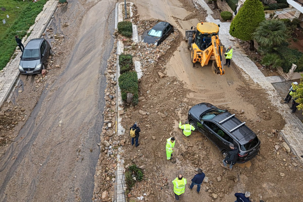Ανατολική Αττική: «Δεν έχουμε πάρει ούτε ένα ευρώ» – Σε απόγνωση οι πλημμυροπαθείς, περιμένουν τις αποζημιώσεις