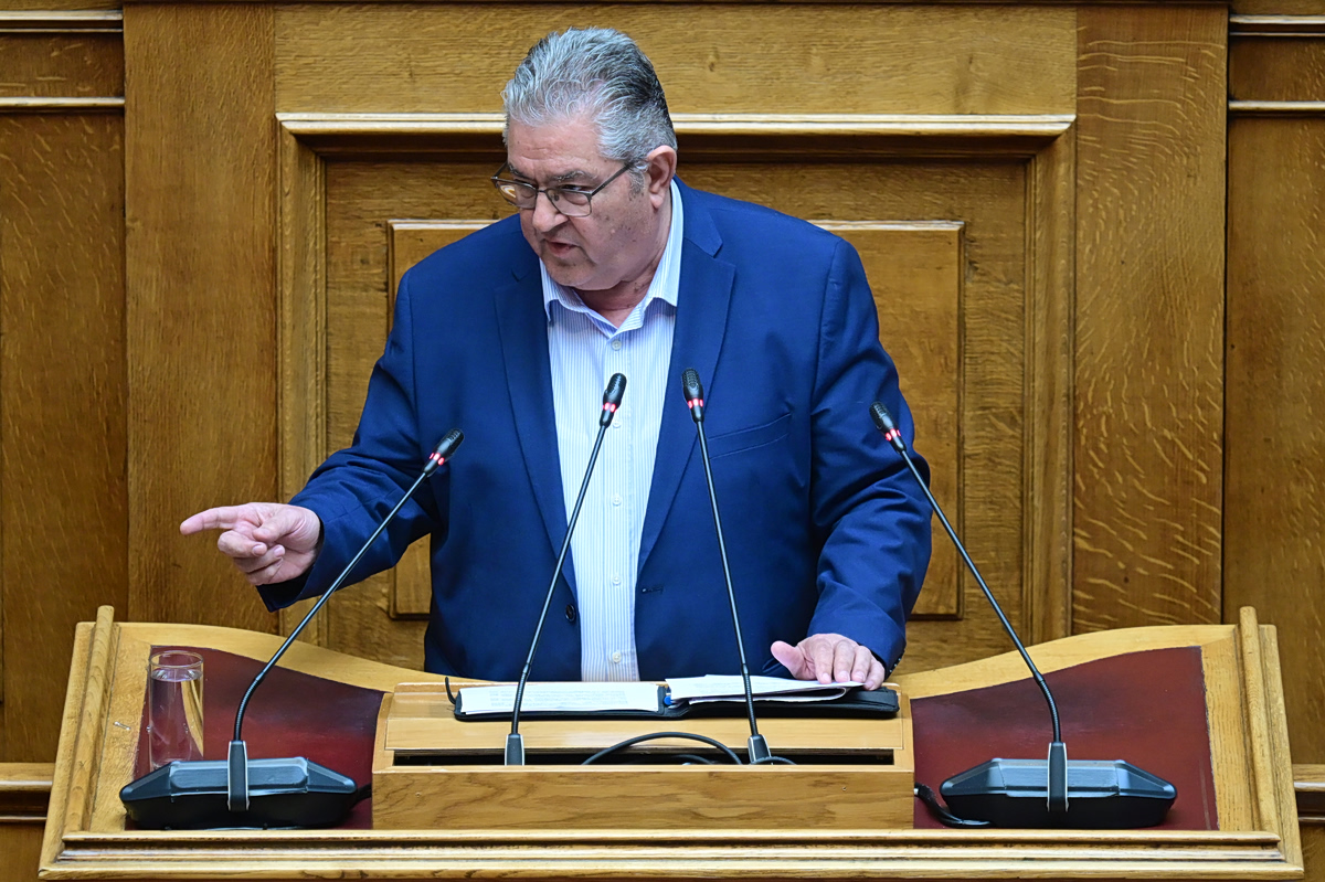 Κουτσούμπας: Ο Μητσοτάκης θέλει να κάνει το «βαθύ» κράτος ακόμα πιο «βαθύ», εργαλειοποιώντας τα ίδια του τα σκάνδαλα