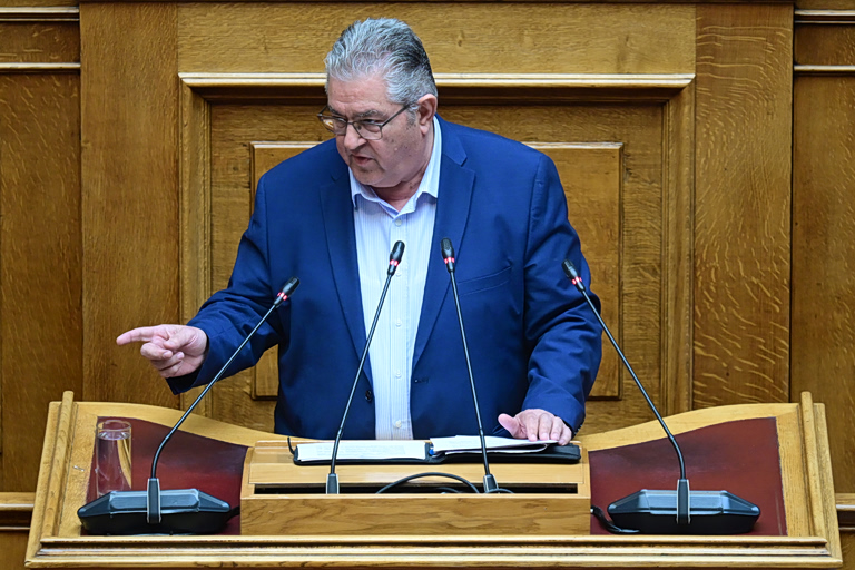 Κουτσούμπας: Ο Μητσοτάκης θέλει να κάνει το «βαθύ» κράτος ακόμα πιο «βαθύ», εργαλειοποιώντας τα ίδια του τα σκάνδαλα