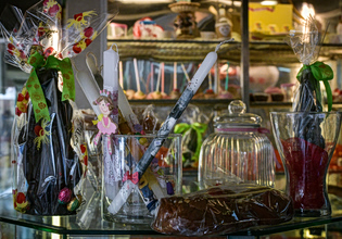 Την Πέμπτη ξεκινάει το εορταστικό ωράριο – Τι ισχύει για την Κυριακή του Πάσχα