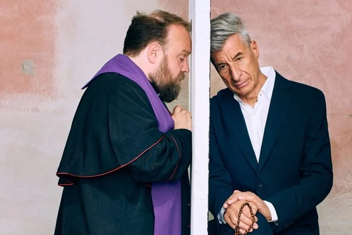 Ο Μαουρίτσιο Κατελάν άνοιξε τηλεφωνική γραμμή για εξομολογήσεις των αμαρτιών μας