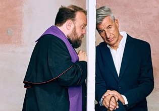 Ο Μαουρίτσιο Κατελάν άνοιξε τηλεφωνική γραμμή για εξομολογήσεις των αμαρτιών μας