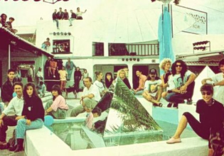 Το κλαμπ Amnesia στην Ίμπιζα έγινε 50, αλλά το «Λευκό Νησί» των Βαλεαρίδων έχασε τη μαγεία