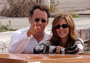 Η Ρίτα Γουίλσον εκ βαθέων: Η Ελληνίδα μαμά, ο καρκίνος, τα 38 χρόνια γάμου κι ένα κεσεδάκι γιαούρτι