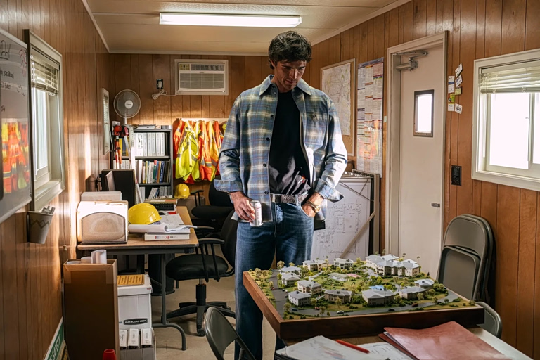 «Ανεπίσημο χωρίς να είναι ατημέλητο» – Tο φανελένιο πουκάμισο κάνει την επανεμφάνισή του