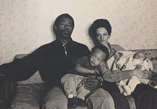 Μια ματιά στο οικογενειακό άλμπουμ των «αυτοεξόριστων» Μαύρων Πανθήρων στην Αλγερία