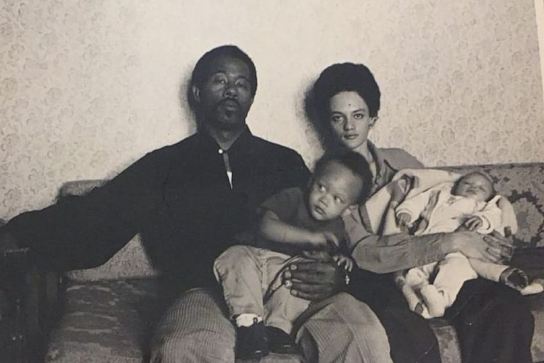 Μια ματιά στο οικογενειακό άλμπουμ των «αυτοεξόριστων» Μαύρων Πανθήρων στην Αλγερία