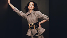 Η Aν Χάθαγουεϊ αφήνει πίσω της την ιδέα της τελειότητας – Πιο ζωντανή, πιο σίγουρη, πιο περιζήτητη