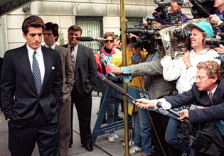 Τζέφρι Ευγενίδης: Η ιστορία του ανεκπλήρωτου έρωτά μου με τον Τζ. Φ. Κένεντι Τζούνιορ