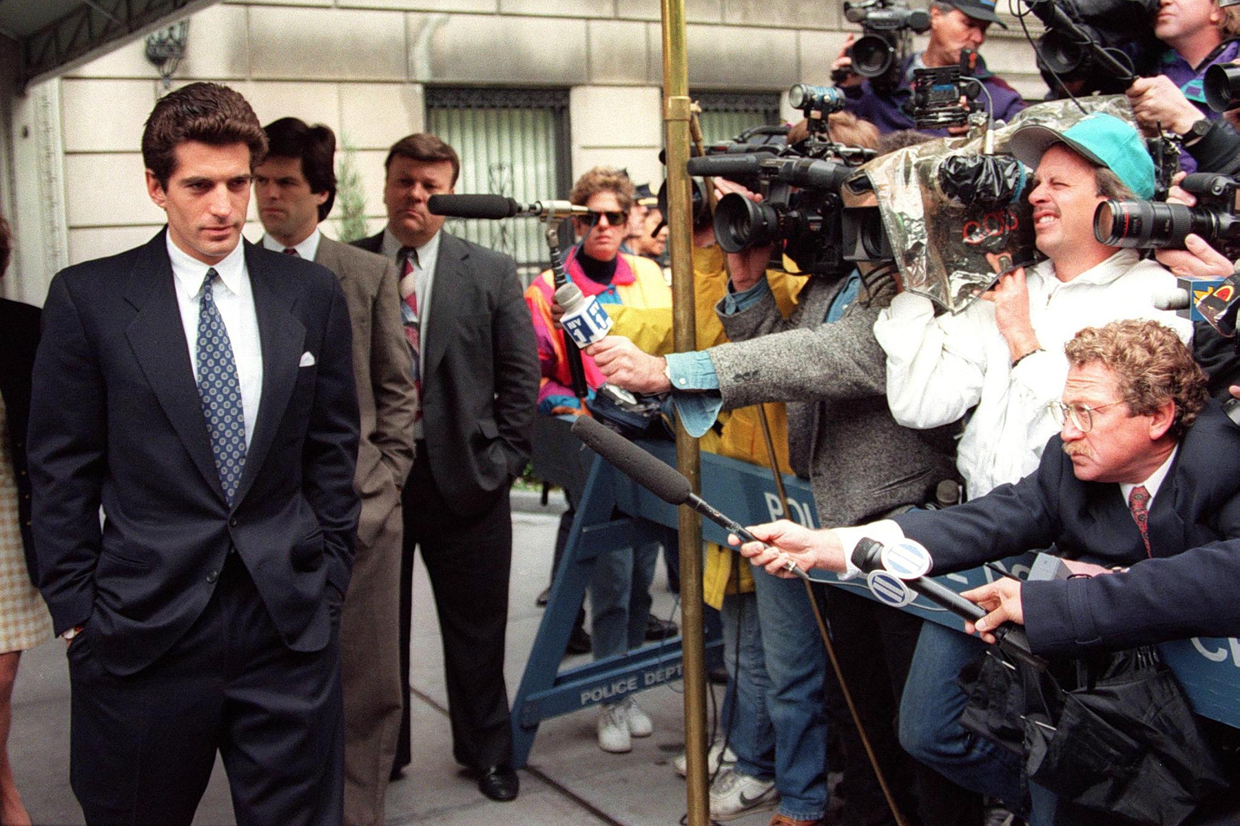 Τζέφρι Ευγενίδης: Η ιστορία του ανεκπλήρωτου έρωτά μου με τον Τζ. Φ. Κένεντι Τζούνιορ