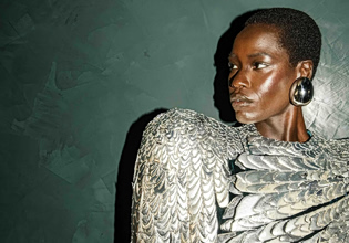 «Σε δύσκολους καιρούς, η μόδα είναι πάντα τολμηρή» – Η σοφία της Elsa Schiaparelli