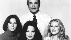 Οι «Άγγελοι του Τσάρλι» ξανασυναντιούνται – 50 χρόνια μετά, η κοινή μάχη με τον καρκίνο και ο φεμινισμός