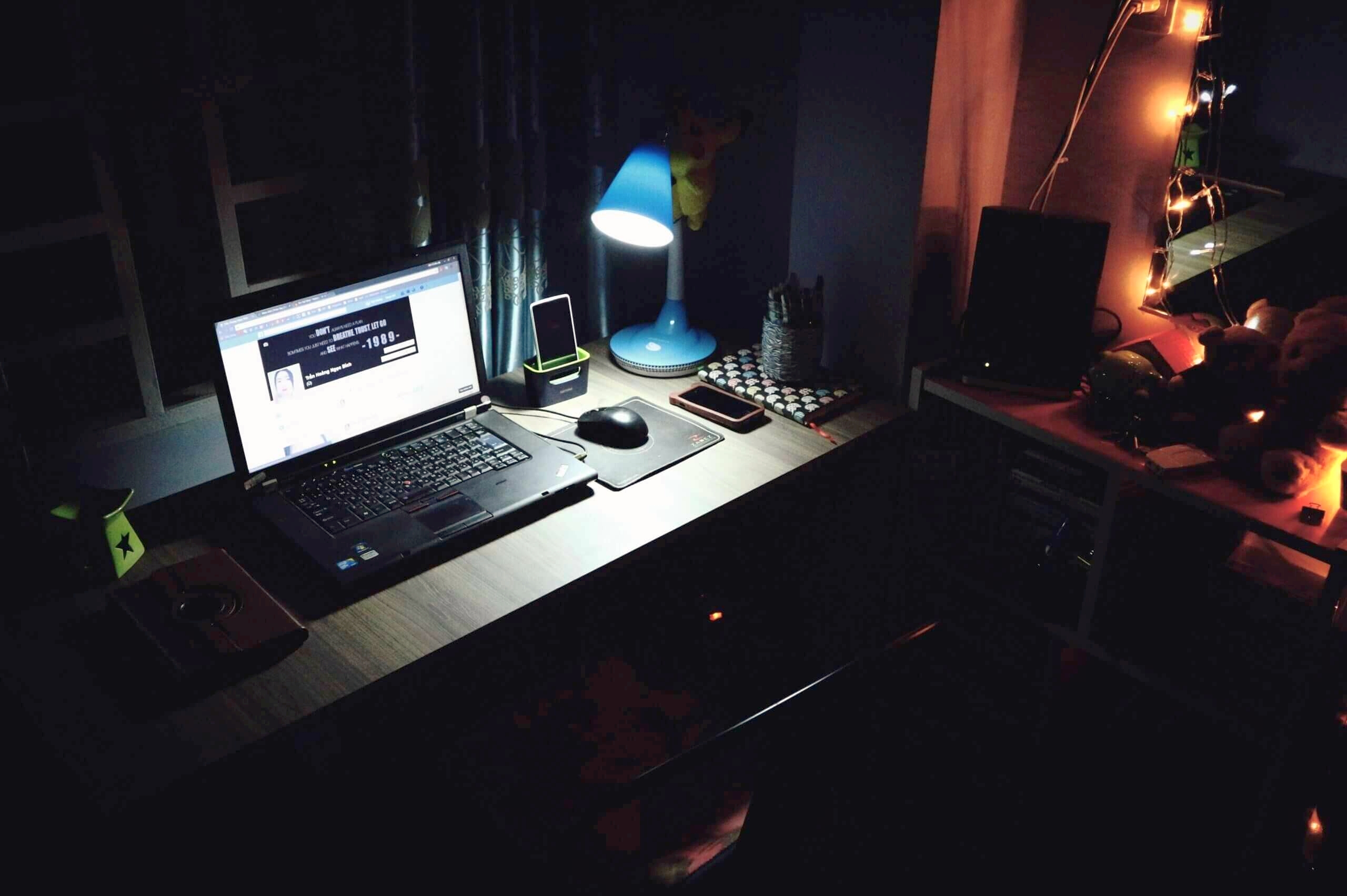 Κατάσκοποι στις ζωές των άλλων – Χιλιάδες εργάτες της AI χτενίζουν το Διαδίκτυο για τα προσωπικά σας δεδομένα