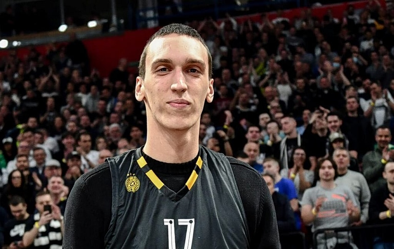 «Ο Ποκουσέφσκι κινεί τις διαδικασίες για να πάρει ελληνικό διαβατήριο»