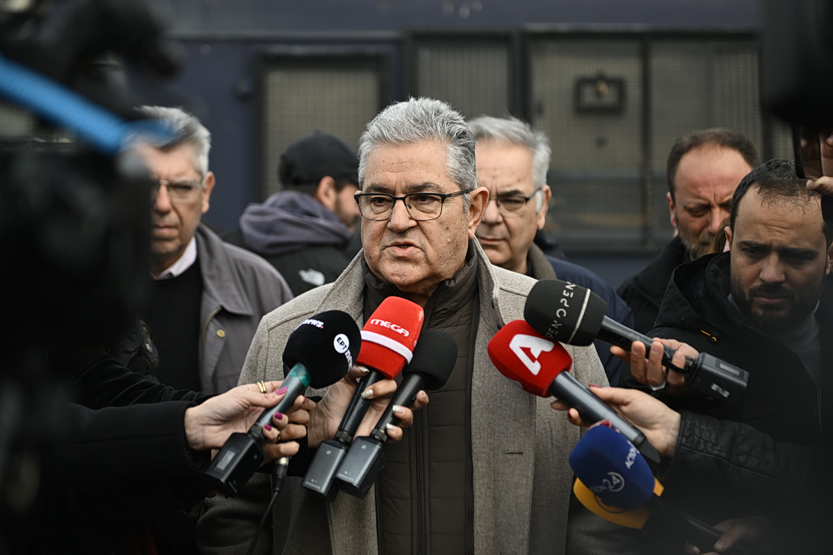 Στην Λέσβο την Τετάρτη ο Κουτσούμπας για τον αφθώδη πυρετό