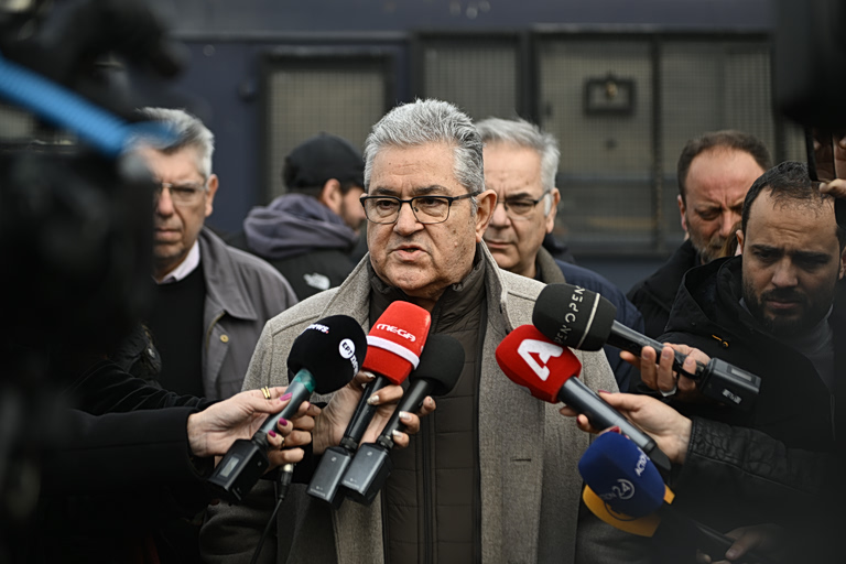 Στην Λέσβο την Τετάρτη ο Κουτσούμπας για τον αφθώδη πυρετό