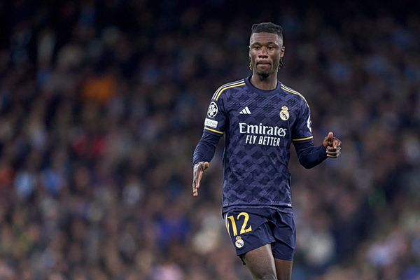 Παρί και Γιουνάιτεντ «βλέπουν» τον Καμαβινγκά – Ο Γάλλος θέλει να φύγει από την Ρεάλ Μαδρίτης