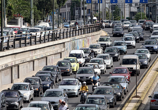 Κίνηση: Χάος στους δρόμους – «Κατακόκκινος» ο Κηφισός