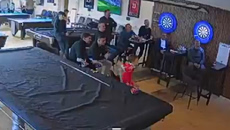 Ο Τζέραρντ πανηγυρίζει σε μπιλιαρδάδικο, το 2-1 της Λίβερπουλ επί της Έβερτον (vid)