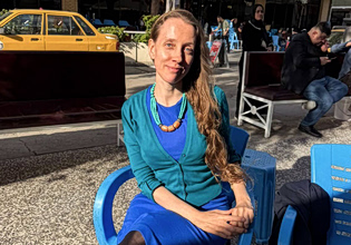 Ιράκ: Η απαχθείσα Αμερικανίδα δημοσιογράφος Σέλι Κίτελσον αφέθηκε ελεύθερη, σύμφωνα με αξιωματούχο