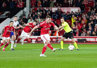 Νότιγχαμ Φόρεστ – Άστον Βίλα 1-0: Reds από «ατσάλι», προβάδισμα για τελικό!