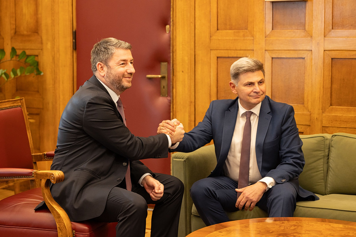 Ανδρουλάκης: Ο Νικόλας Φαραντούρης θα μας βοηθήσει στη μάχη για πολιτική αλλαγή