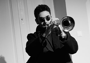 Η μουσική είναι τρόπος ζωής: Ο Ανδρέας Πολυζωγόπουλος στη «νέα εποχή» του