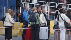 Πάσχα: Σήμερα η «μεγάλη έξοδος» – Γεμάτα φεύγουν τα πλοία