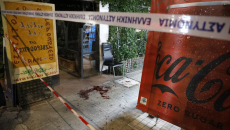 Αιματηρή ληστεία σε περίπτερο: «Τους είπε δεν έχω χρήματα και τον μαχαίρωσαν» – Φίλος του θύματος περιγράφει τι συνέβη